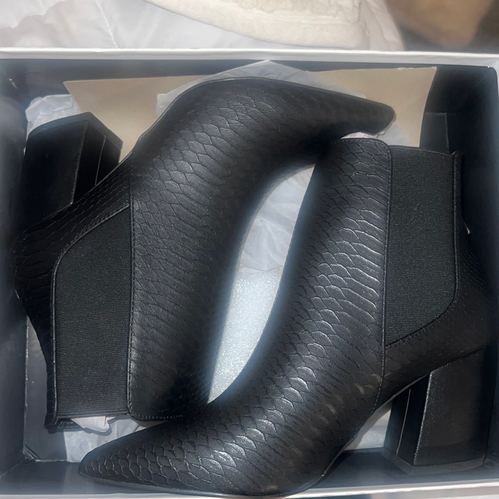 Snakeskin textured ankle booties never worn